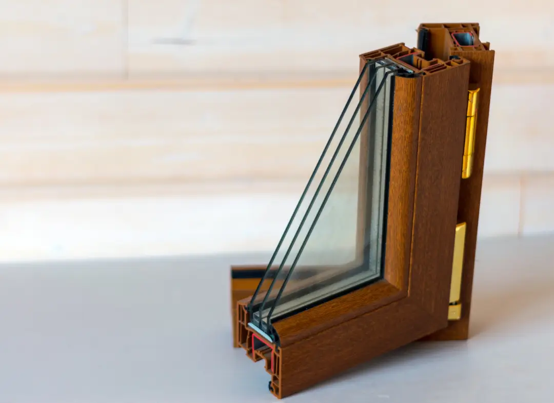 Installation de fenêtre en bois sur mesure Dordives